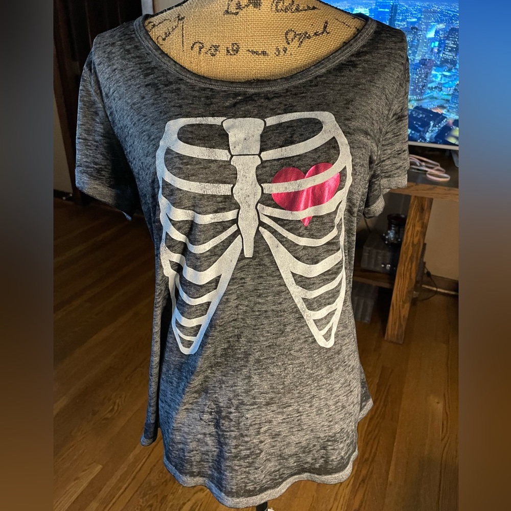 Rocker Girl All Access T Shirt Heart on Display Size XL JR or M ladies 20”PTP
